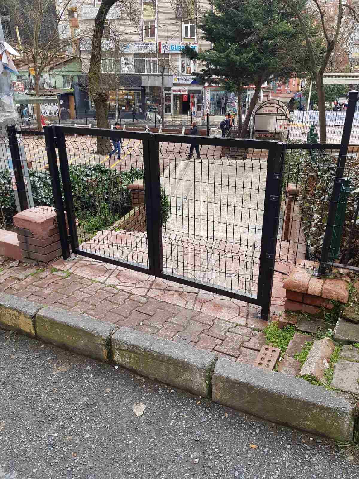 Двукрилни портали