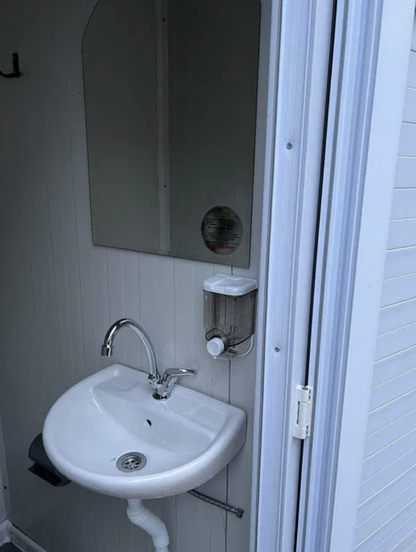 ЕДИНИЧНА WC КАБИНА