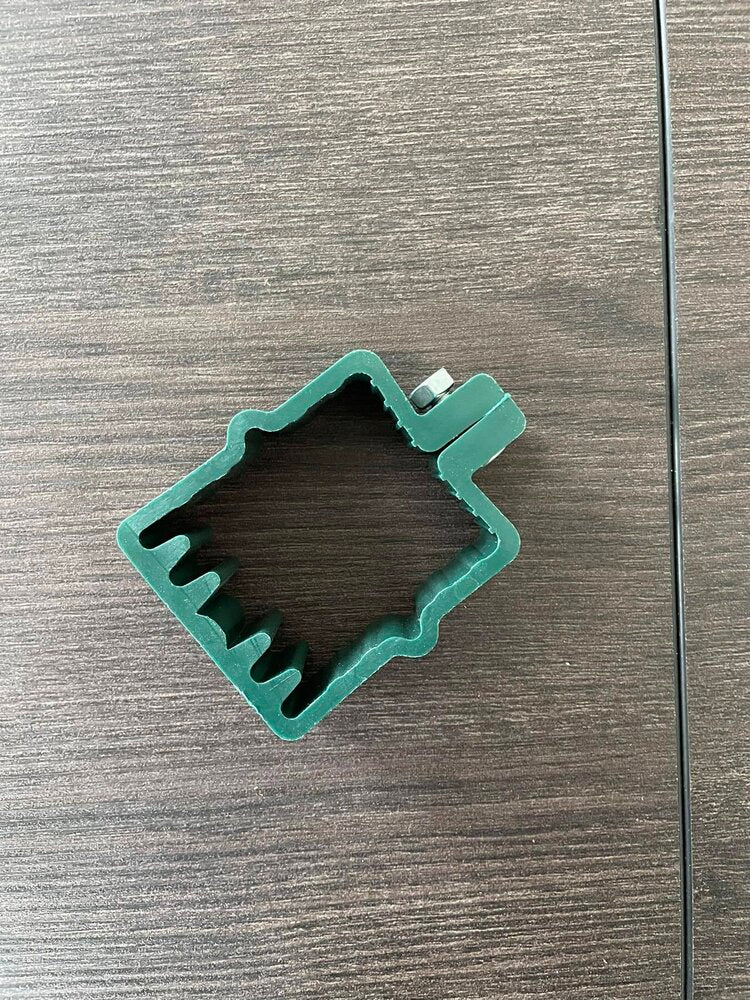 Скоба „Пластмасови белезници“ – за стълб 50х50 мм