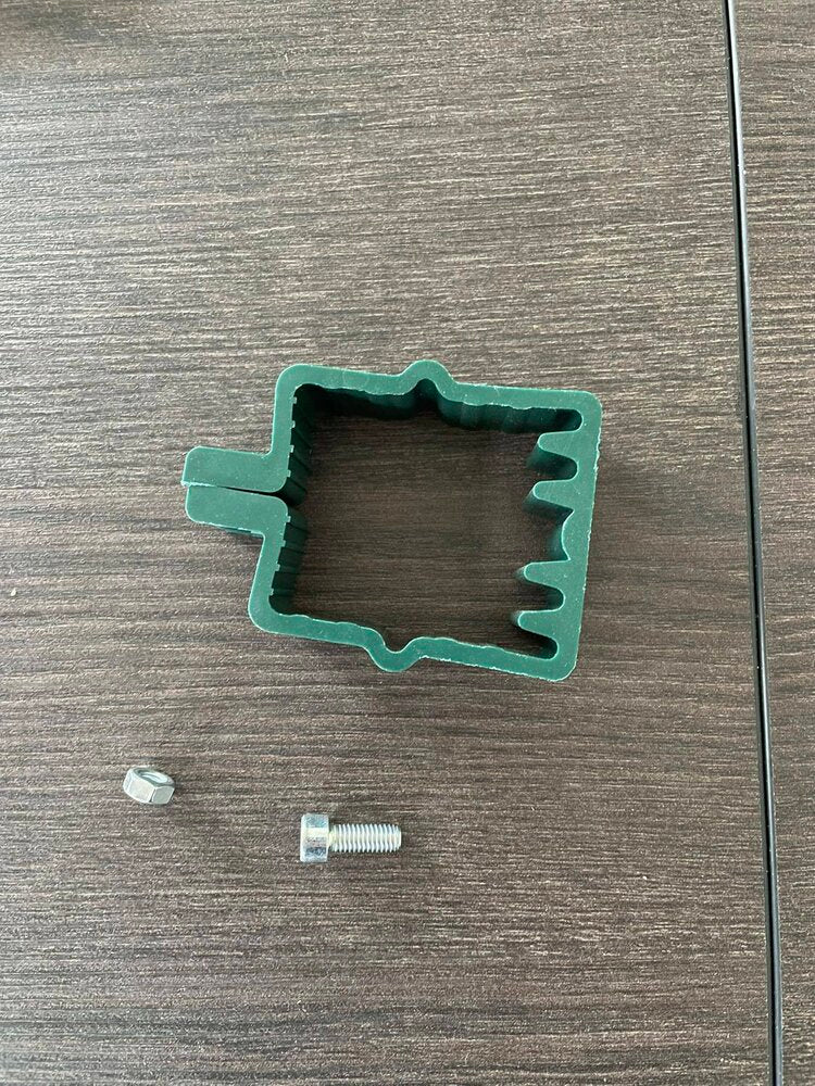 Скоба „Пластмасови белезници“ – за стълб 50х50 мм